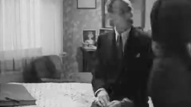 Stand In (1937) -- Miss Plum explains Hollywood "value" to Mr. Dodd. смотреть онлайн