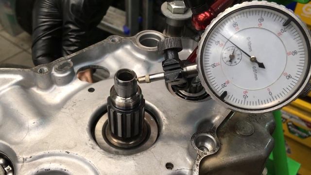 Биение коленвала Yamaha WR450 2013 после ремонта. Часть 3 смотреть онлайн