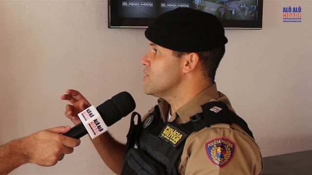 Bandidos fazem reféns em tentativa de roubo a banco de Cambuquira-MG смотреть онлайн