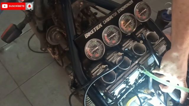 Sincronización de los carburadores de la Yamaha XJ 600 Diversion смотреть онлайн
