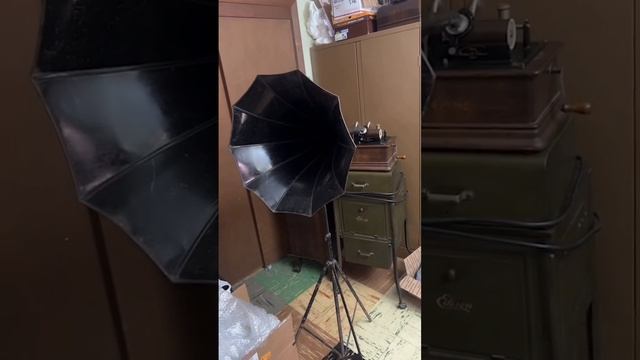 Звукозапись на восковой цилиндр фонографа Эдисона, выпущенного в конце 19 века смотреть онлайн