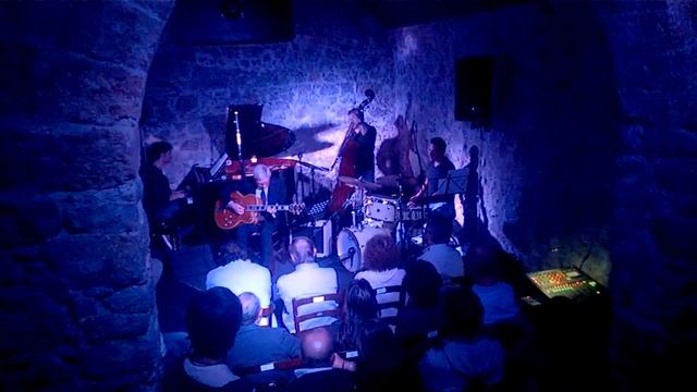 Franco Cerri + Urban Fabula CORCOVADO смотреть онлайн