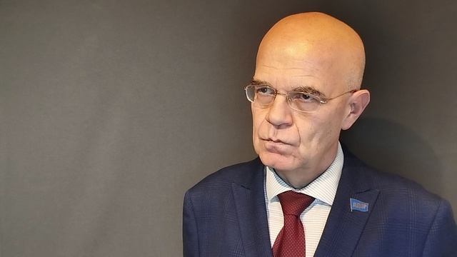 ДЕПУТАТ Артемий Корочков смотреть онлайн
