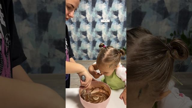 Ева готовит