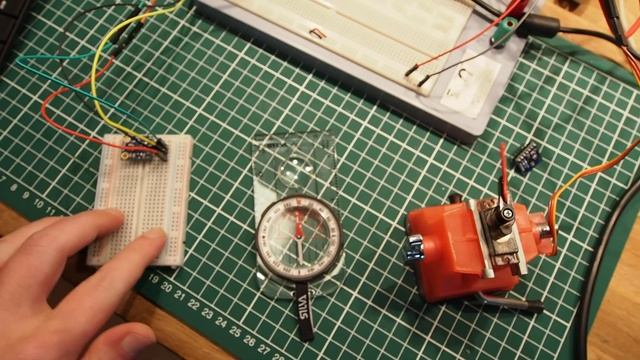 Digital compass HMC5883 and Servo смотреть онлайн