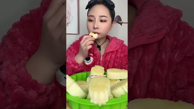[ASMR] FOAM ICE EATING & JEDENJE LEDA PJENE & FLUFFY ICE EATING & SCHAUM-EIS-ESSEN & SUN GIRL смотреть онлайн