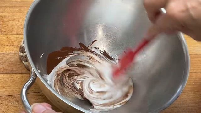 Mousse au chocolat, Schokomousse leicht: ohne Sahne, ohne Butter, ohne Eigelb, gelingt bestimmt смотреть онлайн