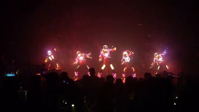 Shine's Creed led show | Halton Club | China смотреть онлайн