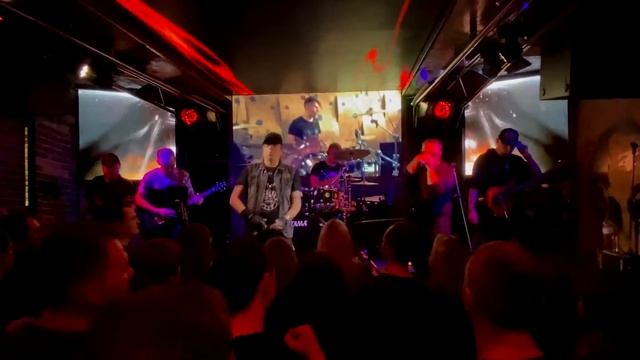 Арт-Клиника feat. Артур Беркут - Мир у наших ног (live) смотреть онлайн