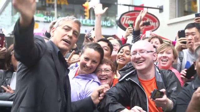 Our Brand Is Crisis: George Clooney TIFF 2015 Movie Premiere Gala Arrival | ScreenSlam смотреть онлайн