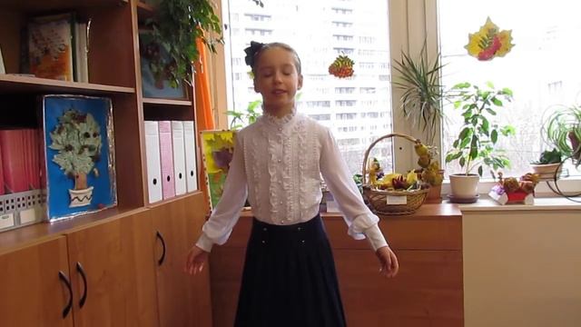 Страна читающая — Александра Козлова читает произведение «Над Феодосией угас...» М. И. Цветаевой смотреть онлайн