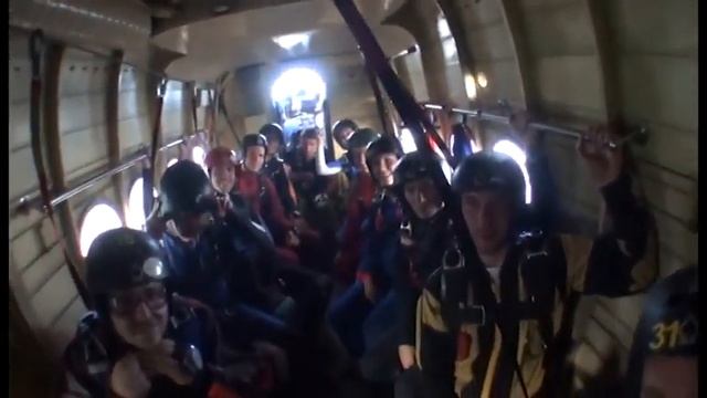 Боря - парашютист :) смотреть онлайн