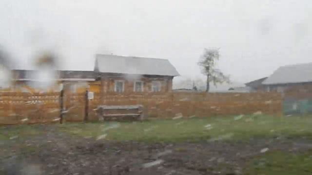 Снег весь день с перерывами идёт и тут же тает смотреть онлайн