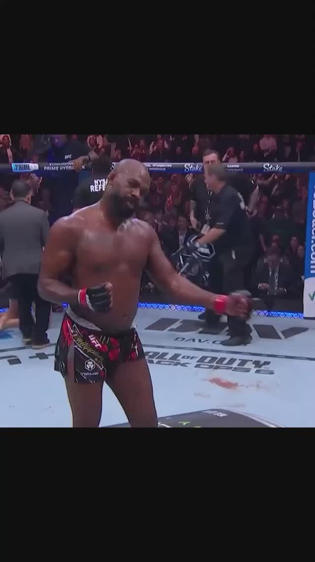 Как вам победный танец Джона Джонса? #ДональдТрамп #Трамп смотреть онлайн