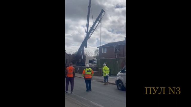 Соблюдайте технику безопасности! Поделитесь ссылкой что бы сохранить.
Техника Безопасности! Жесть! смотреть онлайн