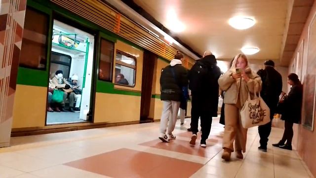Софийското метро – станция "Г. М. Димитров" / Metro Sofia station G. M. Dimitrov смотреть онлайн