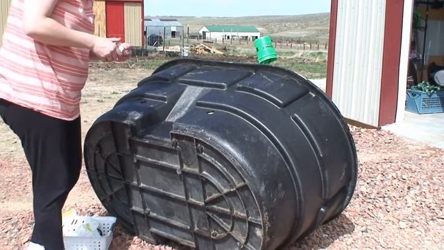 DIY Gravity Fed Pig Waterer смотреть онлайн