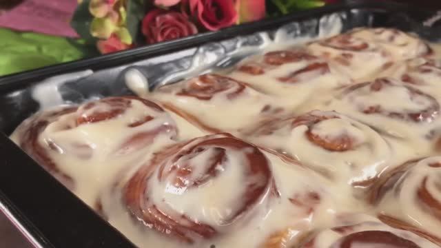 ВКУСНЕЙШИЕ СИННАБОНЫ С НЕЖНЕЙШИМ КРЕМОМ смотреть онлайн