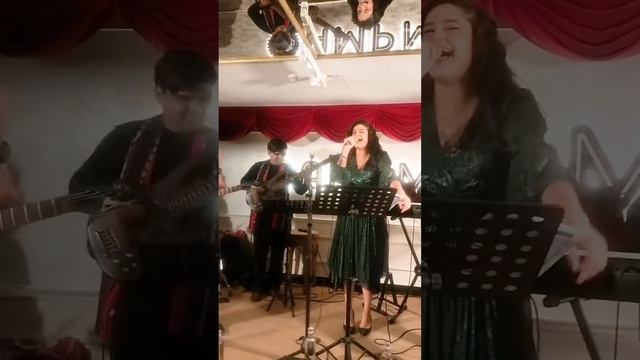 Calcutta celebrates International Women's Day with 12 female vocalists of Calcutta at AMPM смотреть онлайн