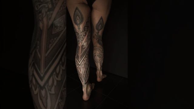Орнаментальные татуировки на ногах смотреть онлайн