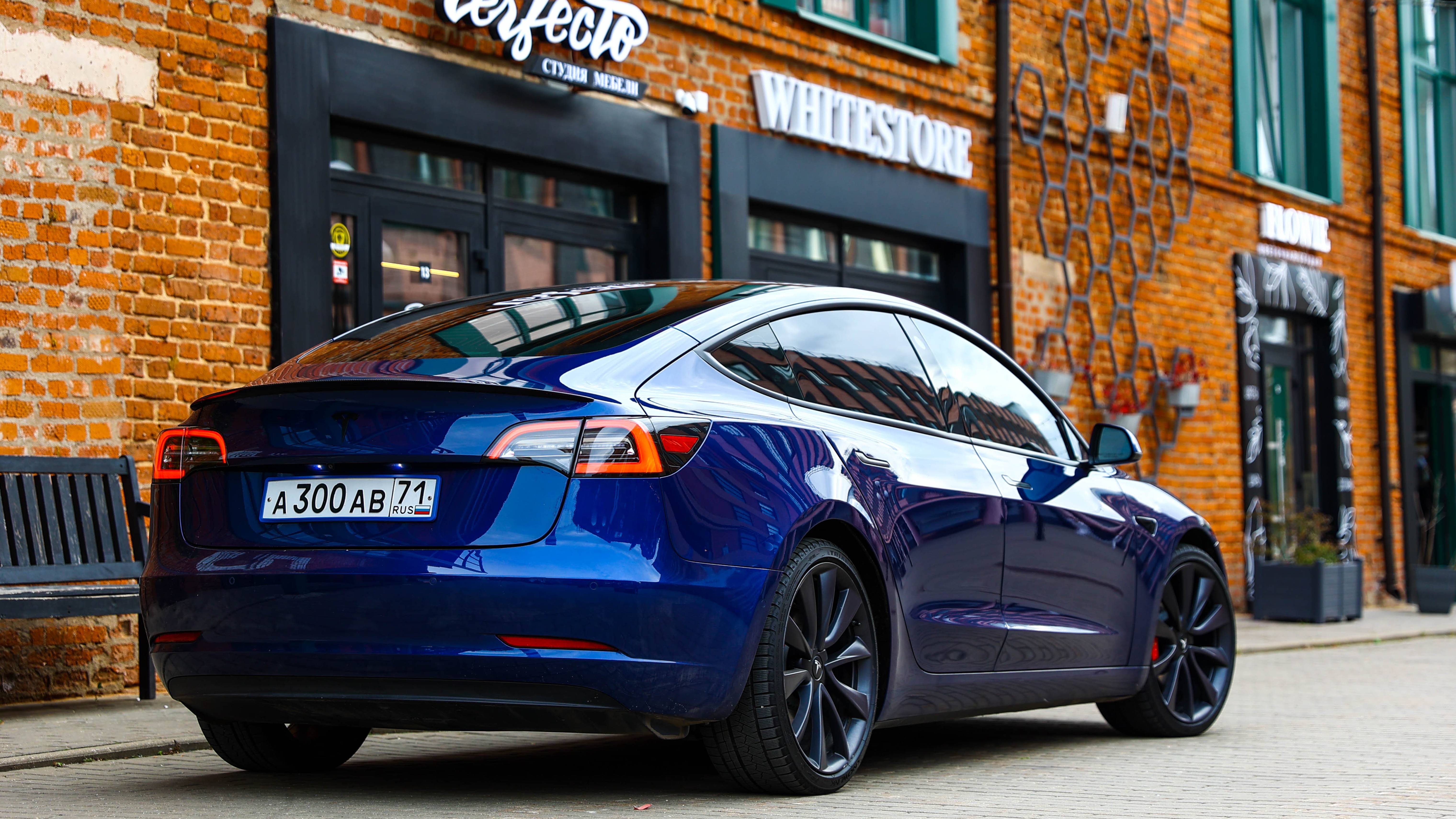Честная продажа Tesla Model 3 Perfomance смотреть онлайн