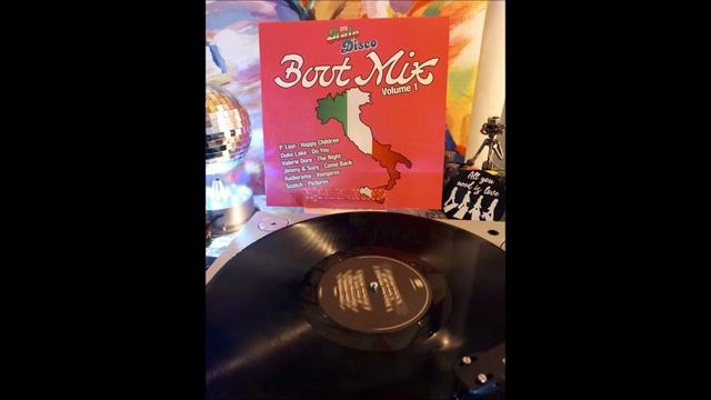 ZYX Italo Disco Boot Mix Volume 1 (Side A) (12" Vinyl) смотреть онлайн