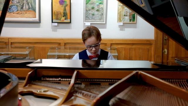 И. С. Бах . Французская сюита h-moll. смотреть онлайн