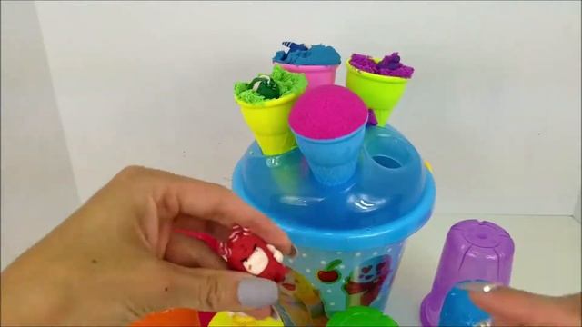 Unicorn Has Ice Cream Cone with Oddbods, Kinetic Sand, Colors, and Toys смотреть онлайн