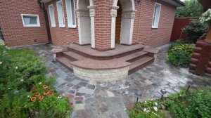 Облицовка лестницы гранитом Капустянским