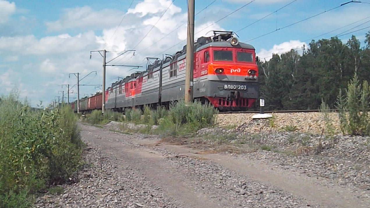 Электровозы ВЛ80С-203 и ВЛ80С-117, ВЛ80С-201 и ВЛ80С-006