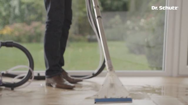 Интенсивное очищение и защита паркета и пробки. Моющие и защитные средства Dr. Schutz