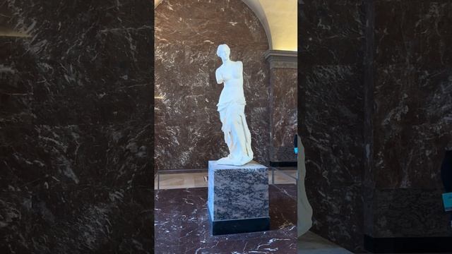 Венера Милосская — самая известная скульптура красивой женщины ❤️ ЛУВР, ПАРИЖ ! смотреть онлайн