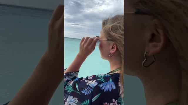 2000 подписчиков! Отмечаем на Мальдивах ☺️ #maldives #отель #ogohotel #travel смотреть онлайн