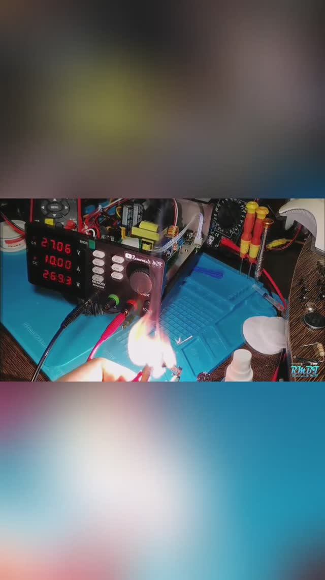 Вы такого ещё не видели Мощный ЛБП который может паять любую скрутку смотреть онлайн