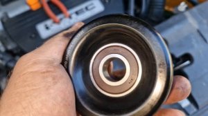 Honda cr-v lll мотор 2.4 год 2008 замена натяжного ролика приводного ремня