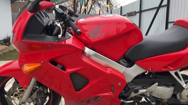 Обзор мотоцикла Honda vfr800 , 1998года . 89262862924 с 10:00-20:00 по Мск ( WhatsApp) смотреть онлайн