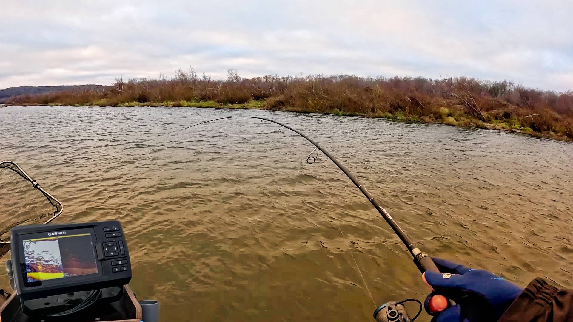 НЕ ОЖИДАЛИ ПОЙМАТЬ ТАКОЕ Рыбалка на Оке Ловля на спиннинг в ноябре смотреть онлайн