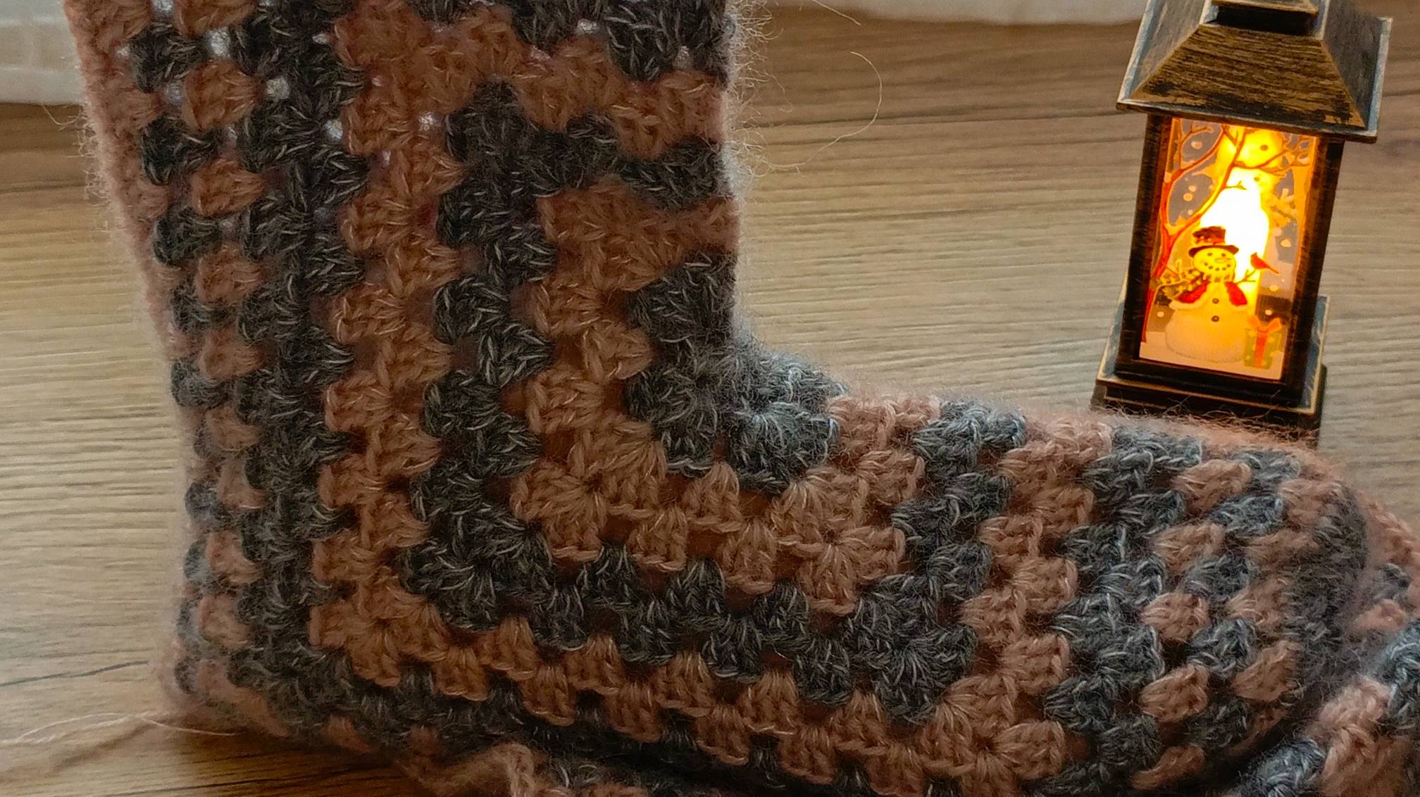 Носочки крючком . Необычные , из 6 угольного мотива . 2 часть . смотреть онлайн