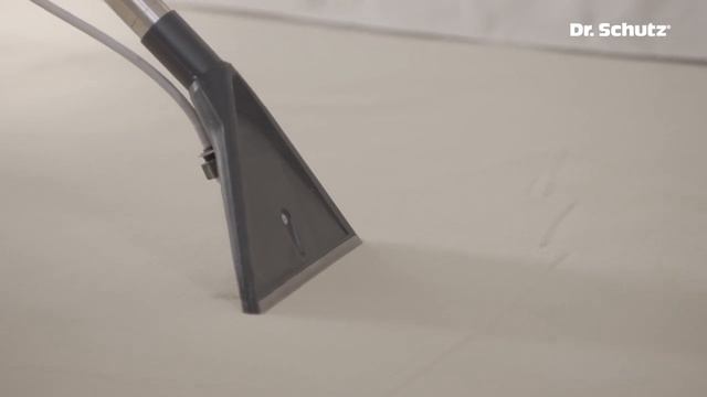 Влажная чистка и защита ковра с помощью очистителя-концентрата и пропитки от Dr. Schutz