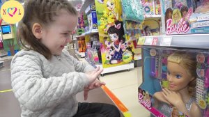 Как НАСТЯ в Детском мире выбирает НОВУЮ игрушку Видео для детей VLOG [4k UHD] 0+