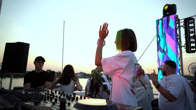 Miss Monique - Live @ Sunset on a SVET Boat 4K [Progressive House Melodic Techno DJ Mix] смотреть онлайн