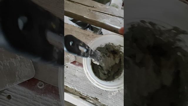 Как разводить гипсовую шпатлевку, совет. Показываю и рассказываю как я это делаю. смотреть онлайн