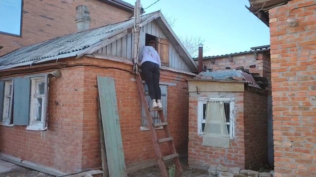 Ейск ! Ждём интернетчиков, занимаемся грязными работами, приступили к ремонту в малом доме ! смотреть онлайн