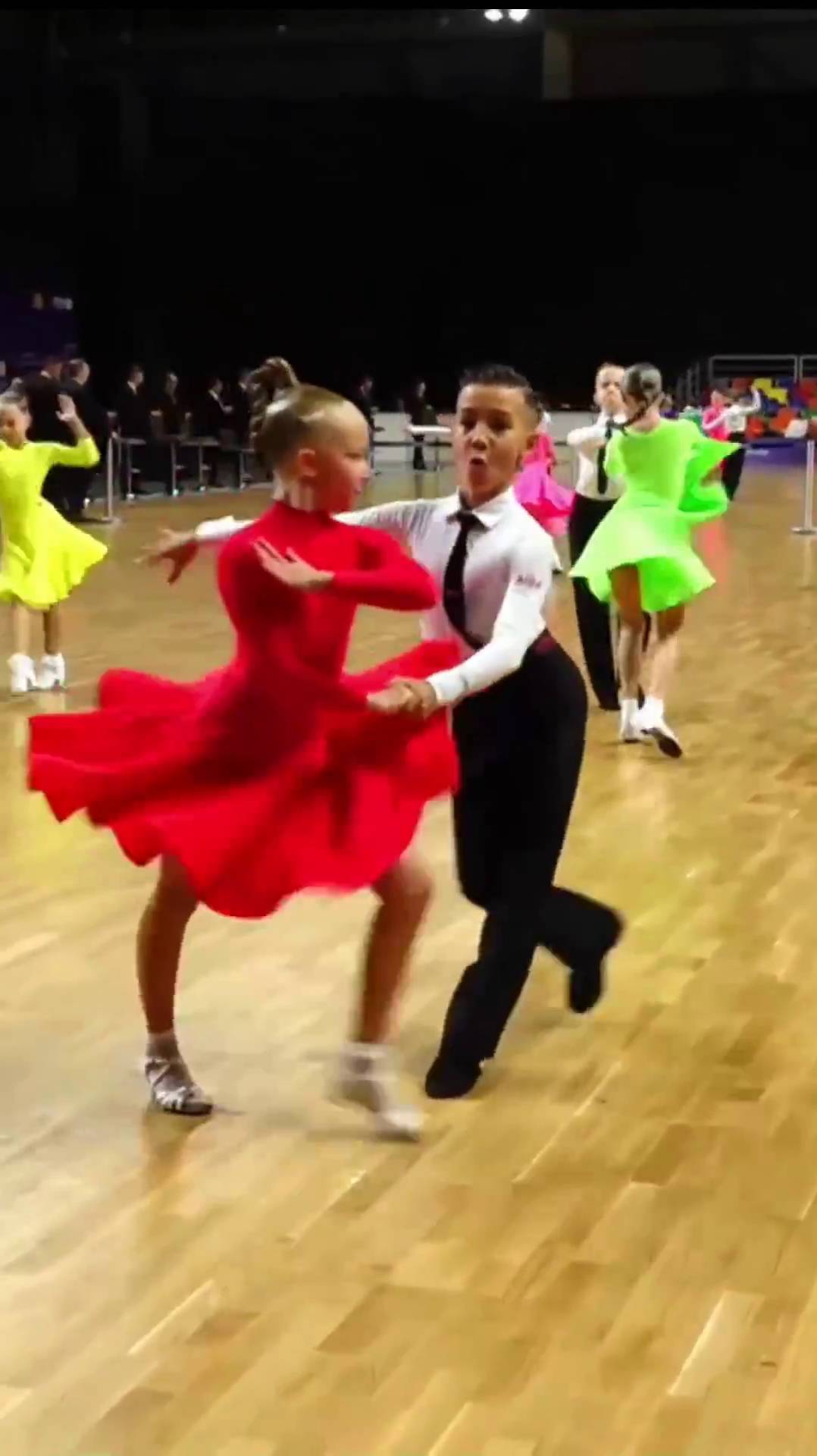 Бальные танцы. Чемпионат России 2024г. смотреть онлайн