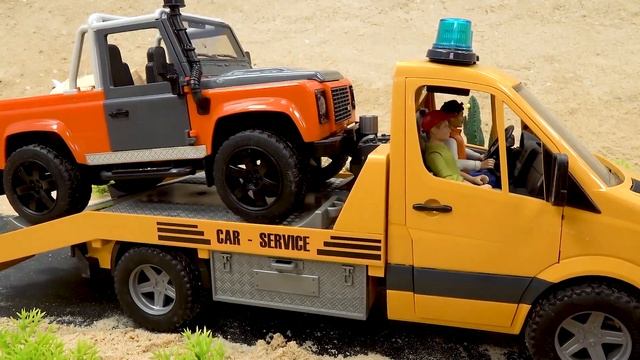 Мусоровозы и экскаваторы трансформируются в пещерах смотреть онлайн