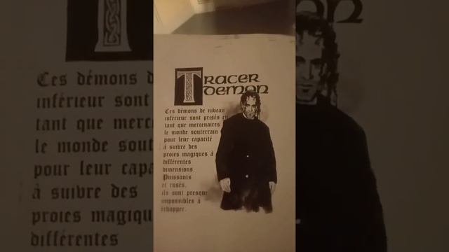 je vous montre le livres des ombres de Charmed et m'as planch uija des deux 😀 смотреть онлайн