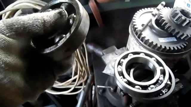 Продолжаю ремонт коробки Т-25 смотреть онлайн