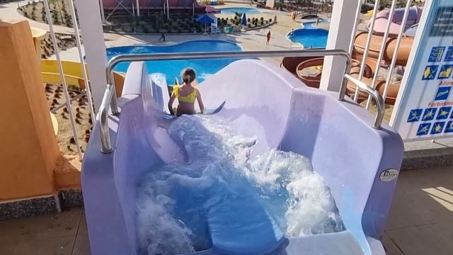 АКВАПАРК И ДЕТСКИЕ ГОРКИ В ОТЕЛЕ PICKALBATROS VILLAGGIO PORTOFINO AND VITA RESORT MARSA ALAM ! смотреть онлайн