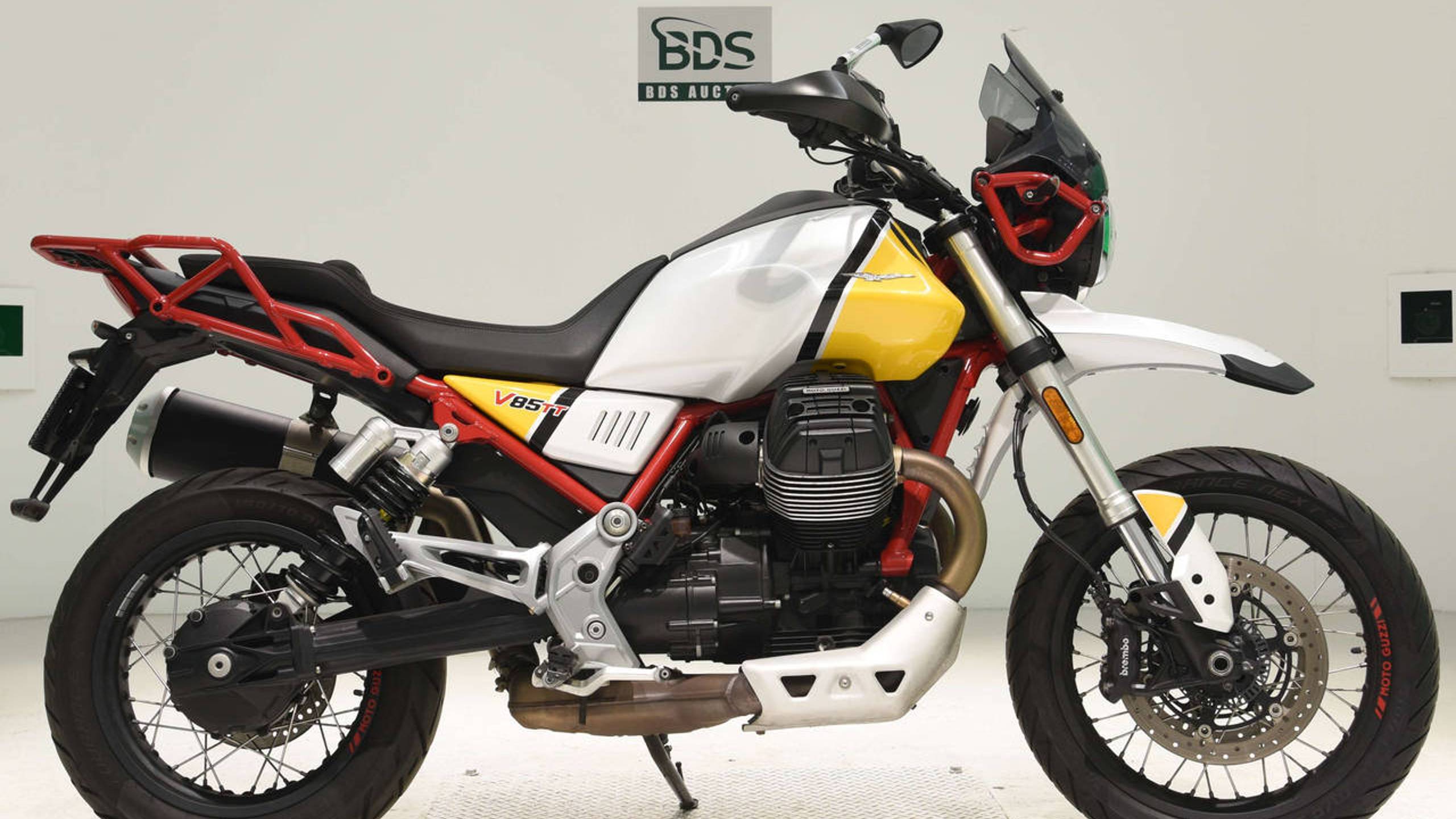 Moto Guzzi V85TT - ZGUKWA002KM001558 смотреть онлайн