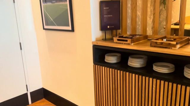 Aspire Lounge key in airport | Luton Priority Pass | Business Lounges | London. смотреть онлайн